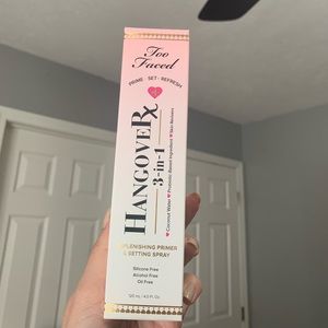 Too faced hangover 3-1 primer and setting spray